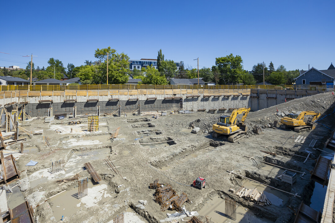 Gladstone in Calgary, AB - Building Photo