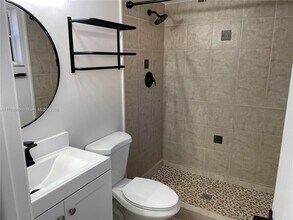 751 NW 104th Ave, Unit 103 in Pembroke Pines, FL - Building Photo - Building Photo