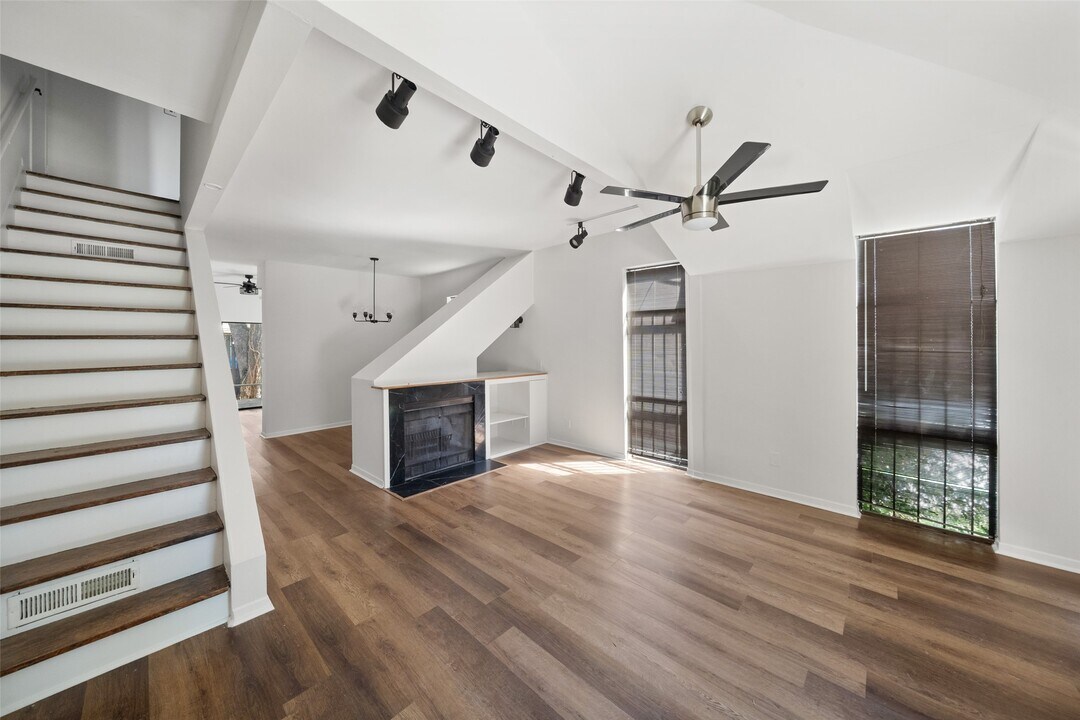 518 Hawthorne St in Houston, TX - Building Photo