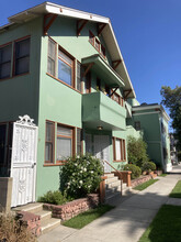 604-614 Chestnut Ave in Long Beach, CA - Foto de edificio - Building Photo