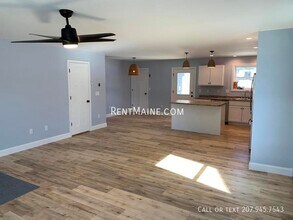 14 Wildwood Dr in Bangor, ME - Building Photo - Building Photo