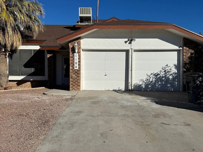 property at 1104 Desierto Seco Dr