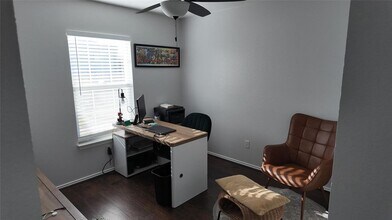 102 Kendall Cove in Elgin, TX - Building Photo - Building Photo