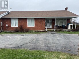 1162 County Rd 3 in Belleville, ON - Building Photo