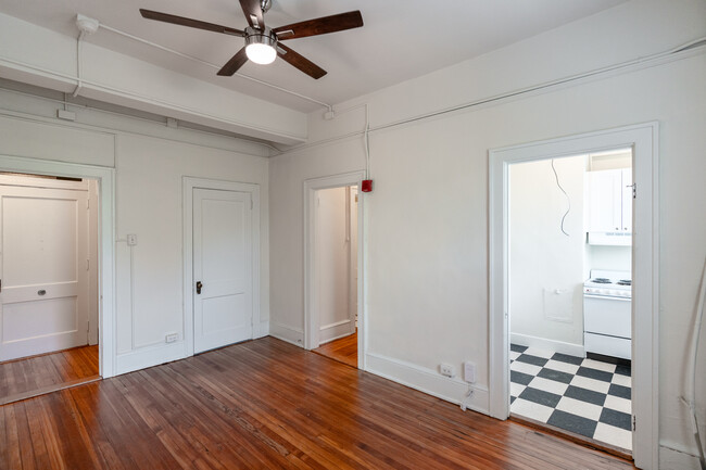 Capital Apartments in Raleigh, NC - Building Photo - Interior Photo