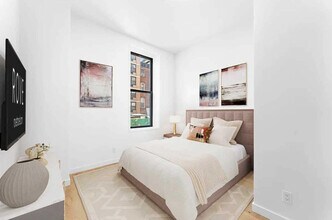 236 E 15th St in New York, NY - Building Photo - Building Photo