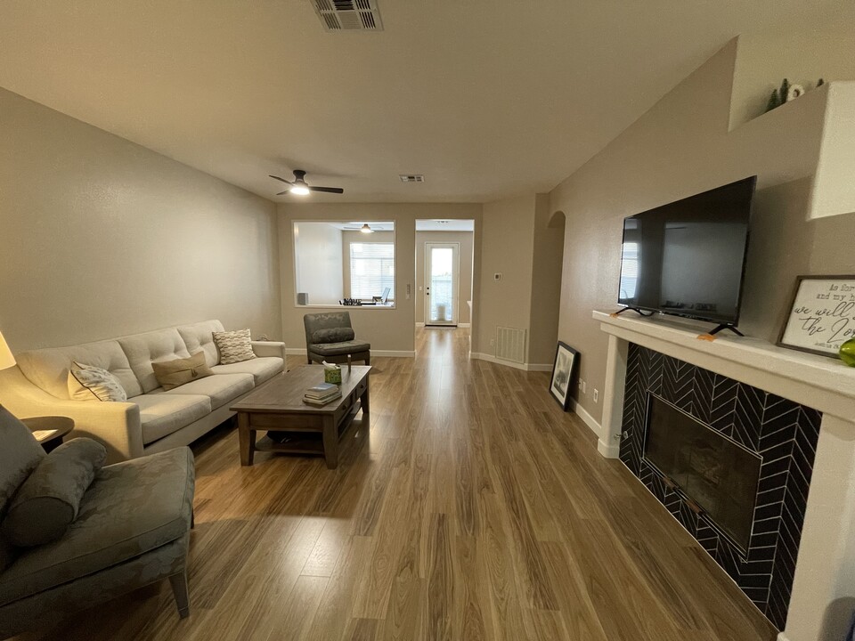 12484 Heatherton Ct in San Diego, CA - Foto de edificio