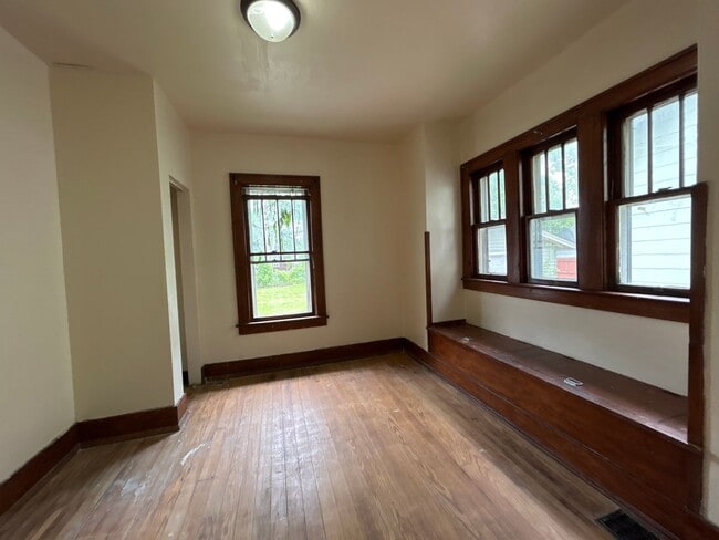 1714 Roys Ave in Elkhart, IN - Building Photo - Building Photo