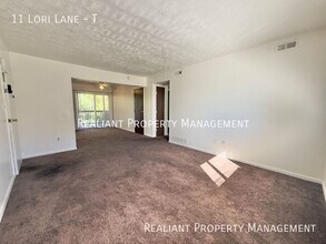 11 Lori Ln in Amelia, OH - Building Photo - Building Photo