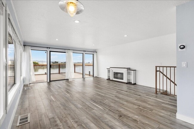 property at 3313 Fernside Blvd