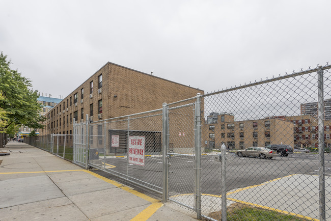 La Cabana Houses in Brooklyn, NY - Building Photo - Building Photo