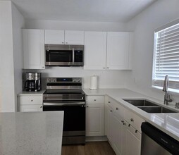 2857 Club Cortile Cir in Kissimmee, FL - Building Photo - Building Photo