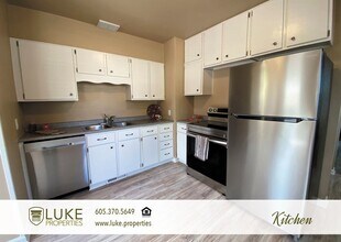 800 S Williams Ave in Sioux Falls, SD - Building Photo - Building Photo