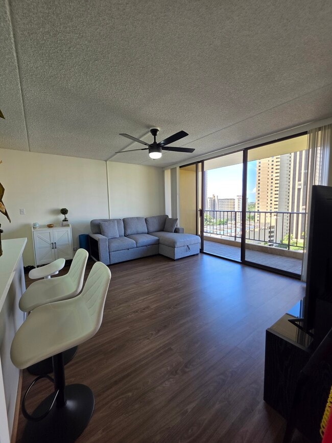 411 Hobron Ln, Unit #1506 in Honolulu, HI - Building Photo - Building Photo