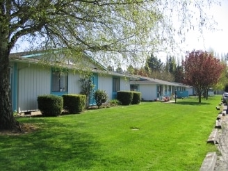 Southgate Terrace Apartments in Centralia, WA - Building Photo