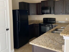 7215 Golf Way in San Antonio, TX - Building Photo - Building Photo