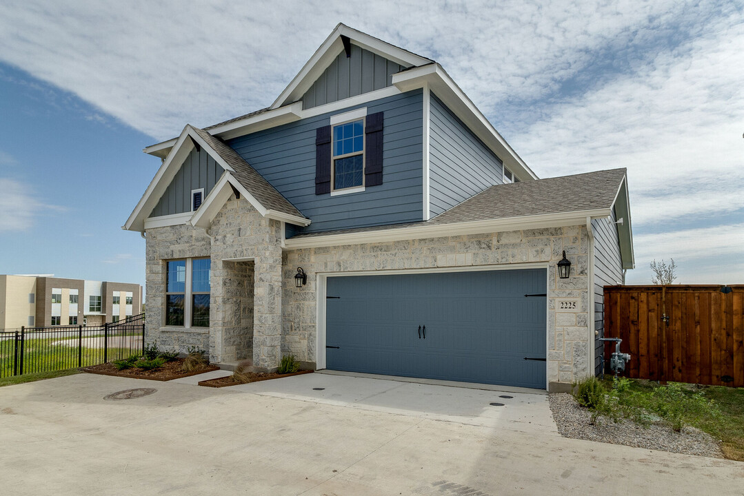 2225 Offerande Dr in Aledo, TX - Foto de edificio