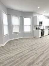 2442 N Lawndale Ave in Chicago, IL - Building Photo - Building Photo