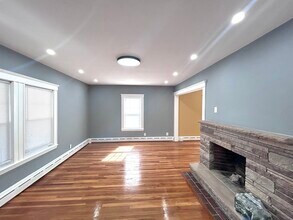 11 Earle St in Quincy, MA - Building Photo - Building Photo