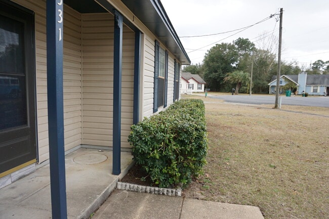 331 Hudson Dr in Crestview, FL - Building Photo - Building Photo