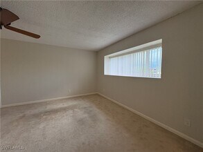 1706 Bald Eagle Dr in Naples, FL - Foto de edificio - Building Photo