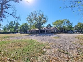 12934 Ivydale Dr in Houston, TX - Foto de edificio - Building Photo