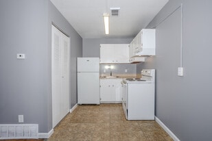 Hilton Arms in Columbus, OH - Building Photo