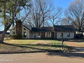 7141 Oak Forest Dr in Olive Branch, MS - Building Photo
