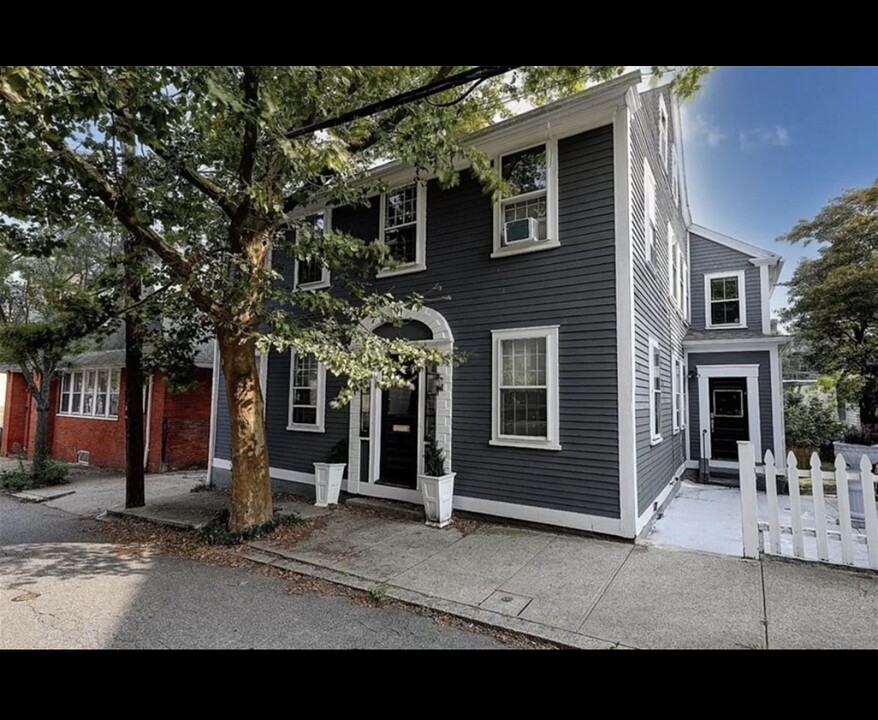 47 Sheldon St, Unit 2A in Providence, RI - Foto de edificio