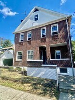 53 Madeleine Ave in New Rochelle, NY - Building Photo