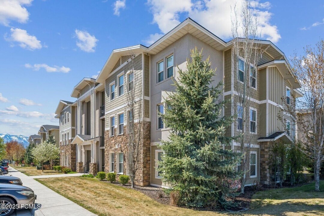 1051 500 E in Heber City, UT - Building Photo