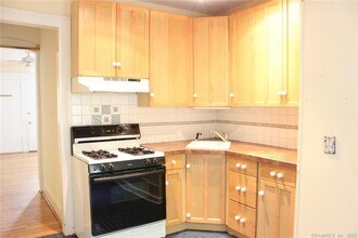 28 Cottage St in New Haven, CT - Building Photo - Building Photo