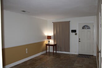 9 Gerard Ct in Gretna, LA - Foto de edificio - Building Photo