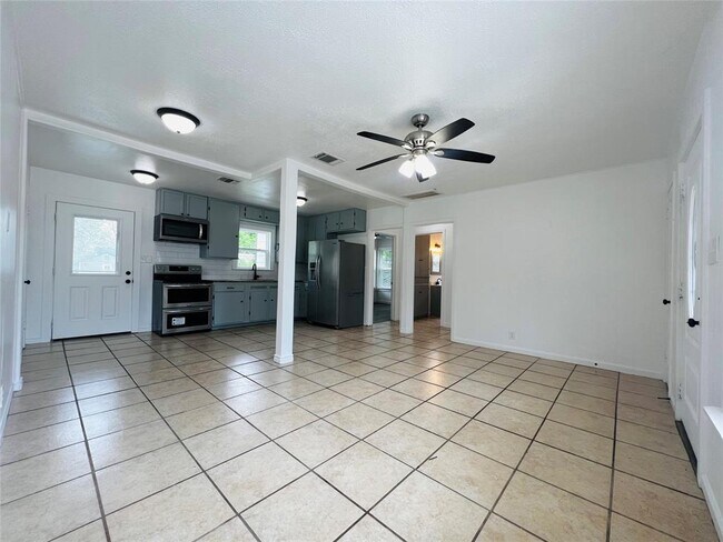 728 Copeland St in Rockdale, TX - Building Photo - Building Photo