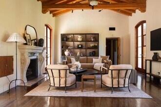 4005 Lago Dr in Santa Barbara, CA - Building Photo - Building Photo