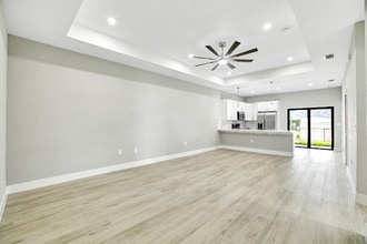 4844-4846 30th St SW in Lehigh Acres, FL - Building Photo - Building Photo