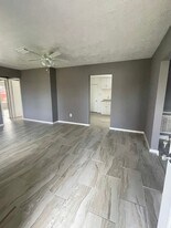 5102 Myrtlewood St in Houston, TX - Building Photo