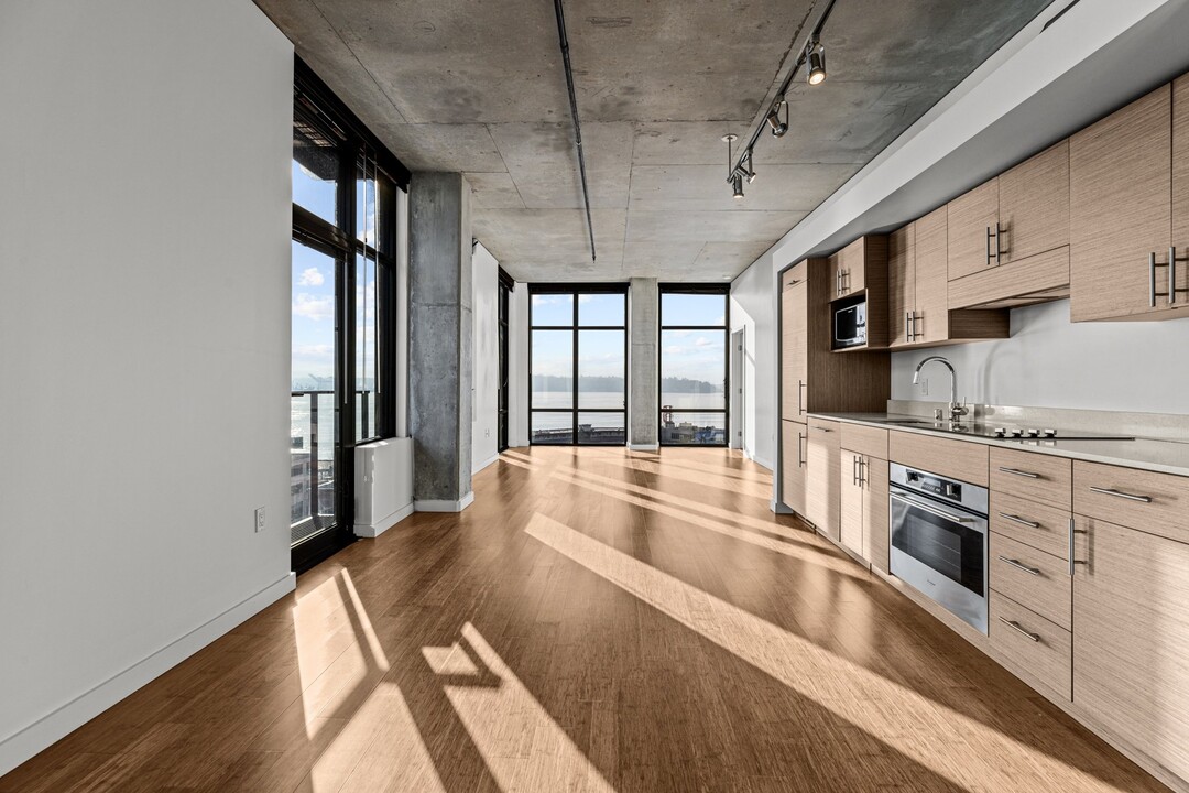 Walton Lofts in Seattle, WA - Building Photo