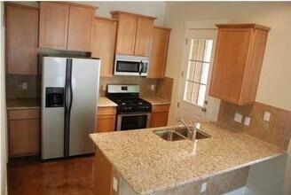 611 Franklin Blvd in Austin, TX - Building Photo - Building Photo