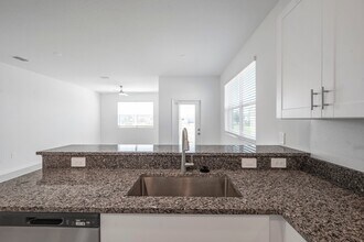 11111 65th Ter E in Palmetto, FL - Building Photo - Building Photo