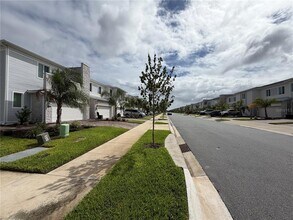 125 Nine Iron Dr in Davenport, FL - Building Photo - Building Photo