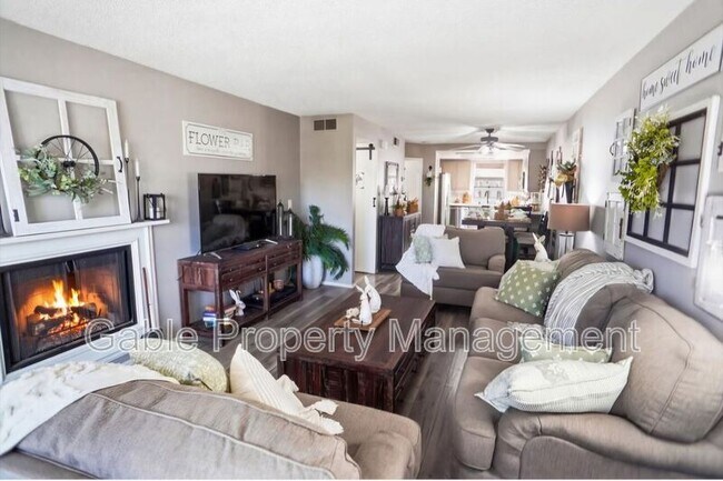 20305 Rue Crevier in Santa Clarita, CA - Building Photo - Building Photo