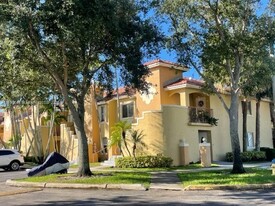 650 NW 78th Ter, Unit 104 in Pembroke Pines, FL - Building Photo