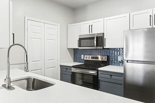 Sagebrush in Universal City, TX - Building Photo