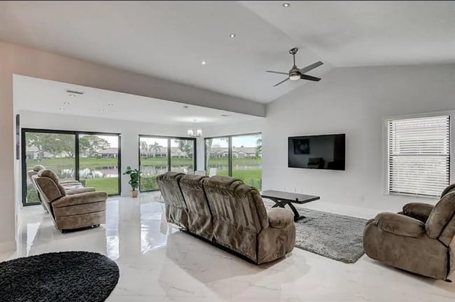 8176 Waterline Dr in Boynton Beach, FL - Building Photo - Building Photo