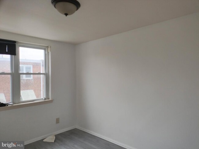 property at 633 E Carver St