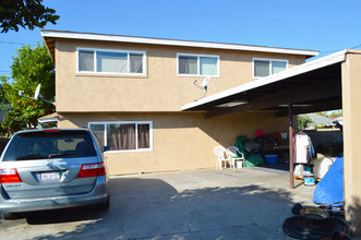 Seine Avenue Duplex in Hawaiian Gardens, CA - Building Photo - Building Photo