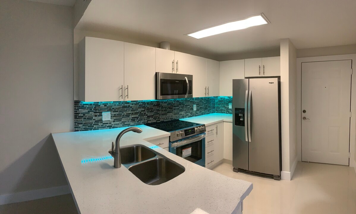 3410 Coral Way, Unit Emerald Plaza #902 in Miami, FL - Building Photo