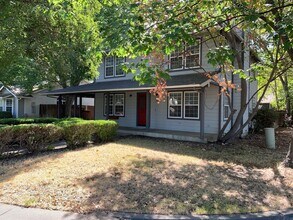 16 Capshaw Ct in Chico, CA - Building Photo - Building Photo