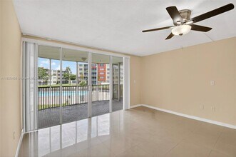 1710 NE 191st St in Miami, FL - Building Photo - Building Photo